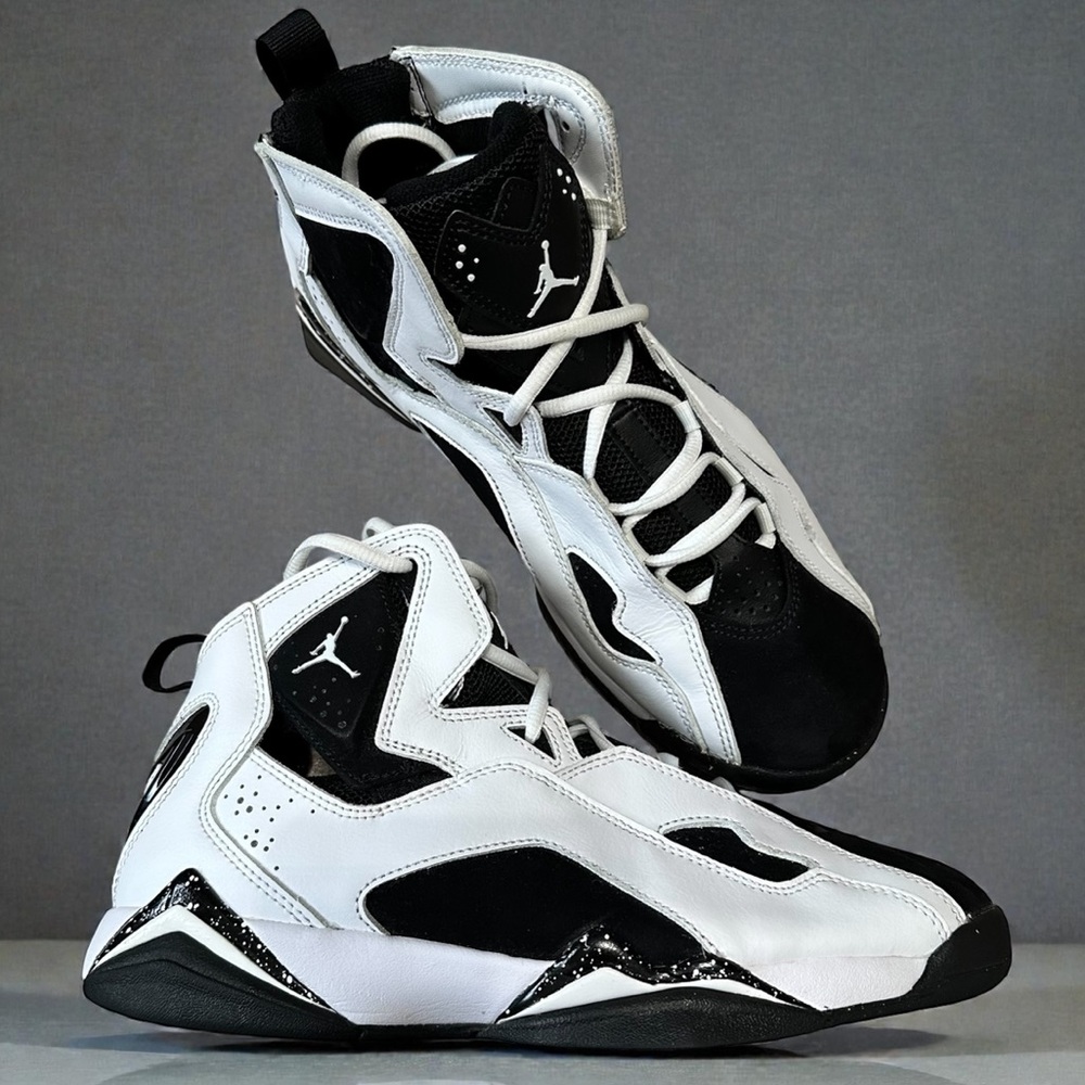 Jordan True Flight Sneakers Oreo / White & Black Men’s Size 8